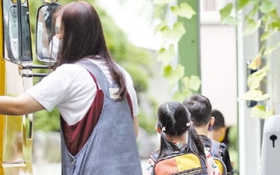 [단독] "보육대란 재발 막자"…학생수 급감에 남아도는 교육교부금 활용