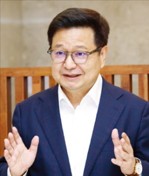 김장겸 "카지노사이트 추천 의존도 높은 韓…가짜뉴스 강력히 제재해야"