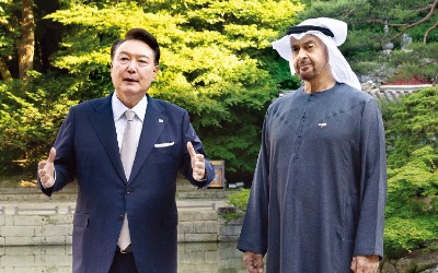 [포토] UAE대통령 첫 국빈방문…윤 대통령과 창덕궁 산책