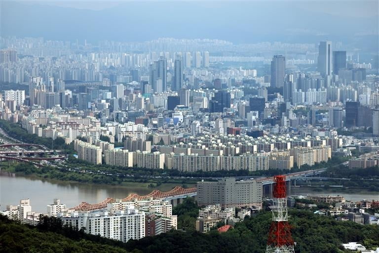 남산에서 바라본 서울시내 아파트 모습..사진=한경DB