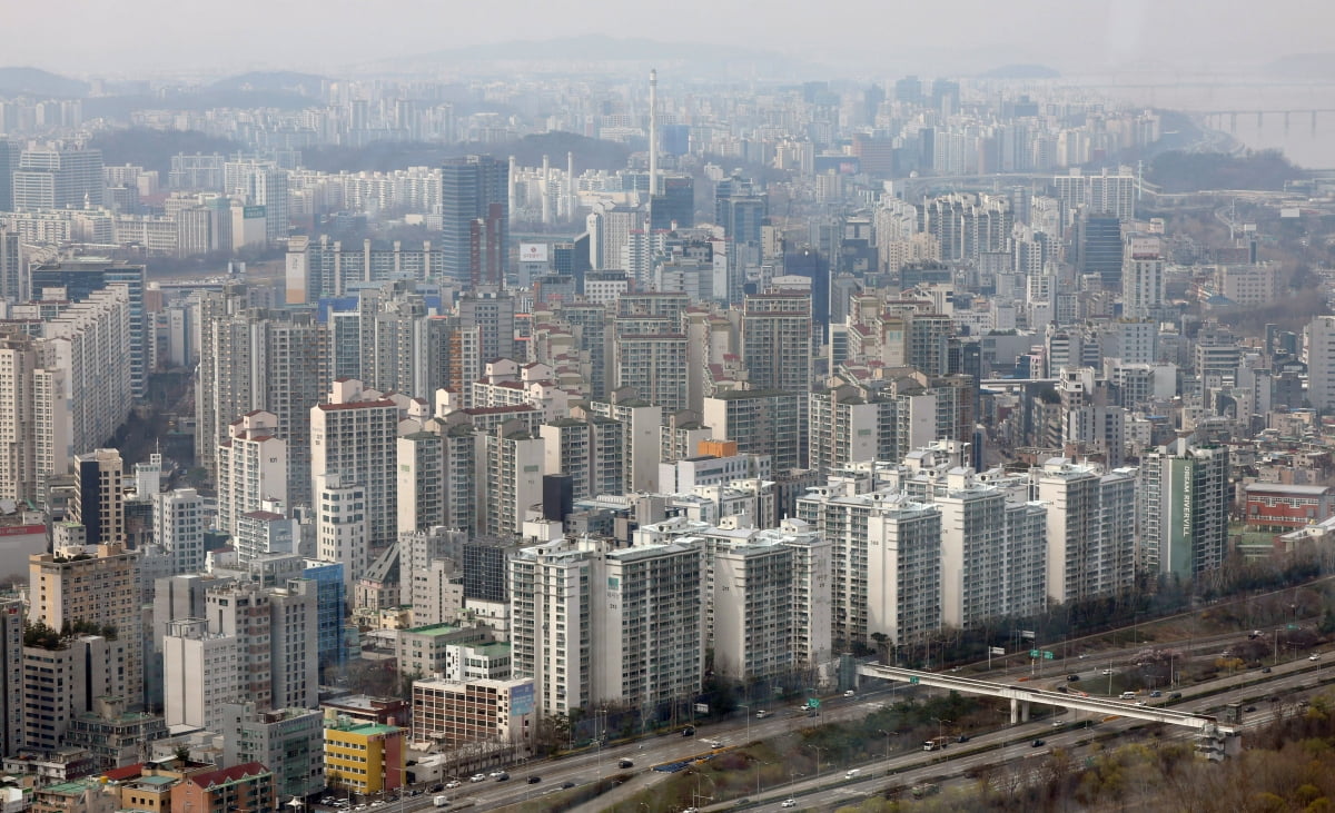 “내집 마련 고금리 대출이자 못벼텨” 전국 아파트 경매 건수 3000건 돌파