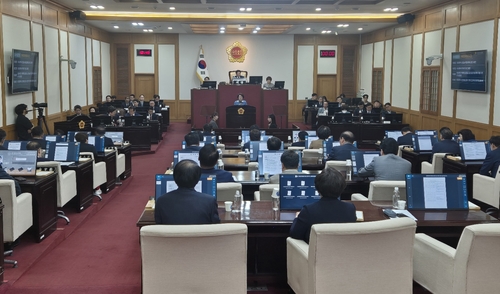 대구 두곳에 박정희 동상 세운다…시민단체 "청천벽력" 반발(종합)