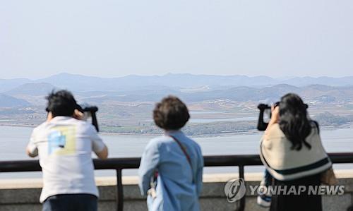 "한반도의 미래, 남북 자유로운 왕래 가능한 2국가 검토해야"