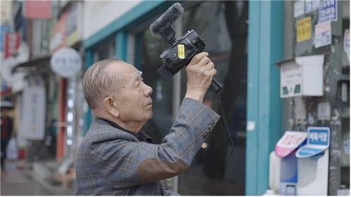 김동호 "영화 주인공으로 칸영화제 초청…쑥스럽지만 영광"