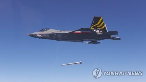 국산전투기 KF-21, 사거리 200㎞ '미티어' 첫 실사격 나선다