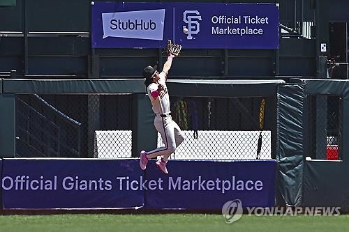 '어깨 탈구' 부상과 마주한 SF 이정후…당분간 결장 불가피