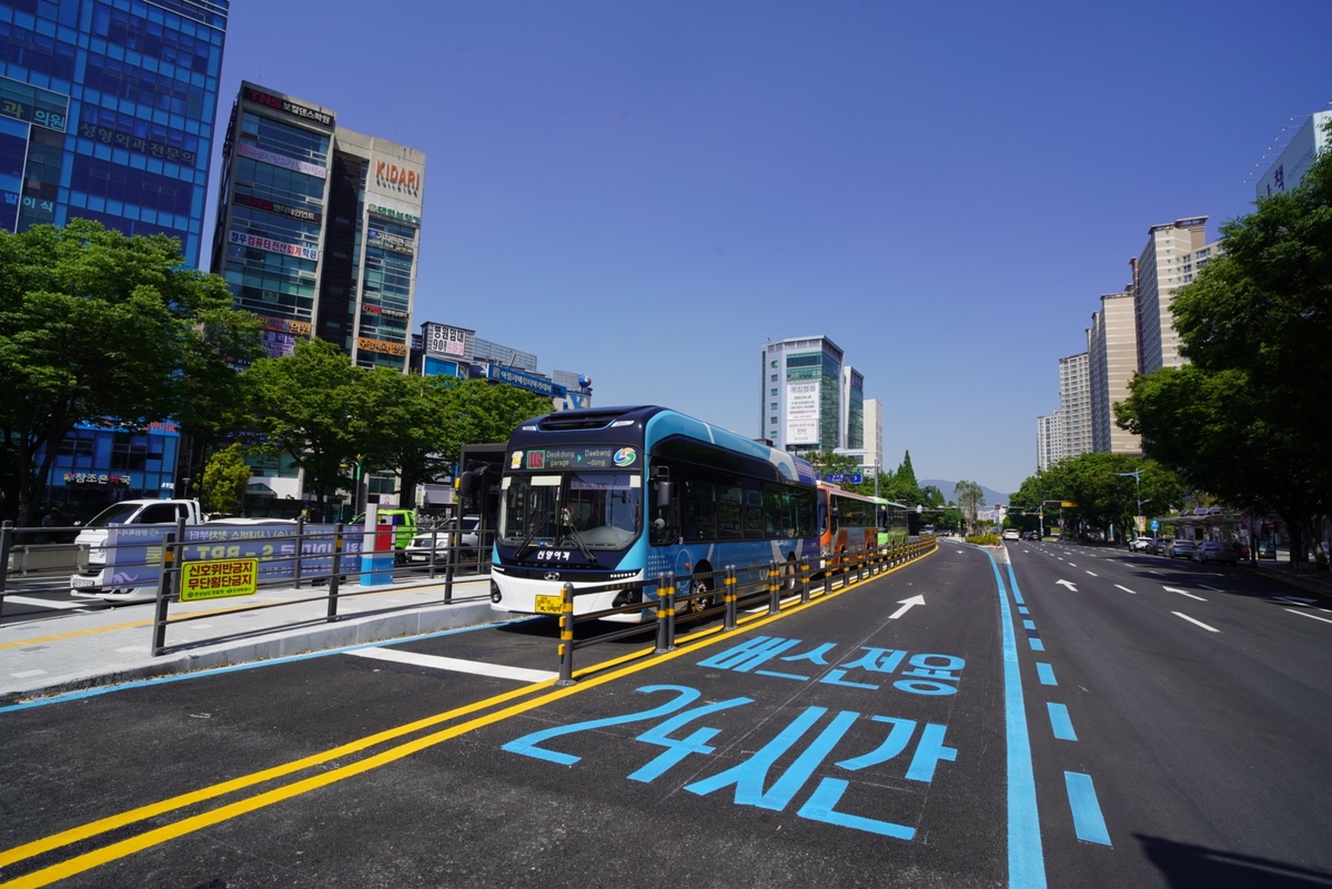 창원시, S-BRT 개통 현장점검…"신속 보완해 정착 노력"