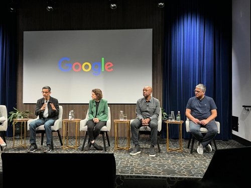 구글CEO, 오픈AI와 경쟁에 "큰 그림 봐야…혁신은 발전 촉진" (종합)