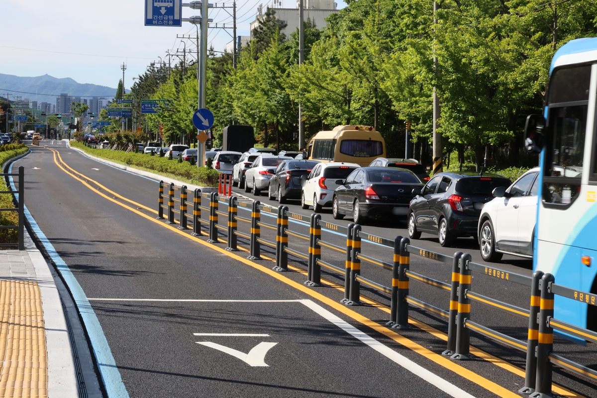 창원 S-BRT 출근길 첫날…빨라진 시내버스·승용차는 분통