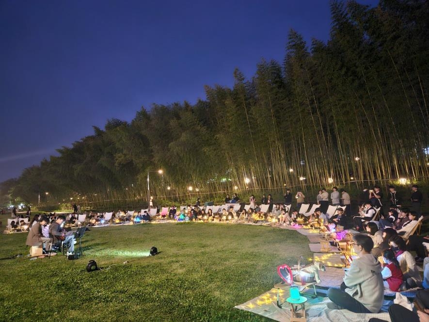 낭만 가득한 진주시…매주 토요일 '남강 별밤 피크닉'