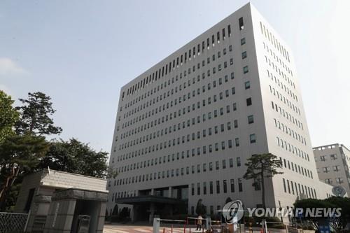 고교 동창 '가스라이팅'해 갈취·폭행…20대 징역 5년