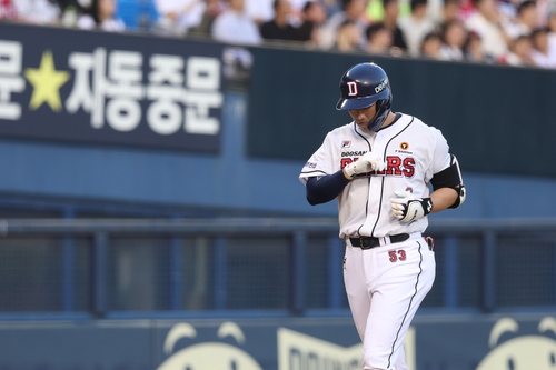 '엇갈린 희비' 롯데, 한 달 만에 탈꼴찌…한화, 시즌 첫 꼴찌(종합)