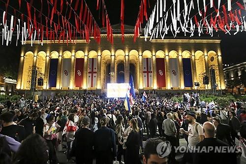 조지아, 러시아식 '언론·NGO 통제법' 강행…서방, 유감 표명