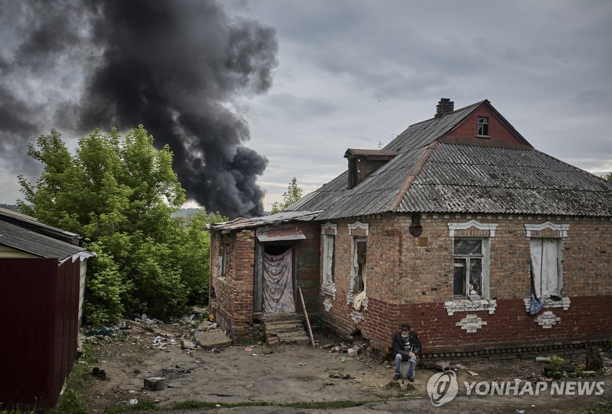 러, 우크라 국경 넘어 10㎞ 전진…1만명 대피