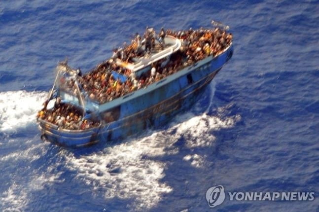 '600명 사망' 그리스 난민선 참사 피고인 모두 석방