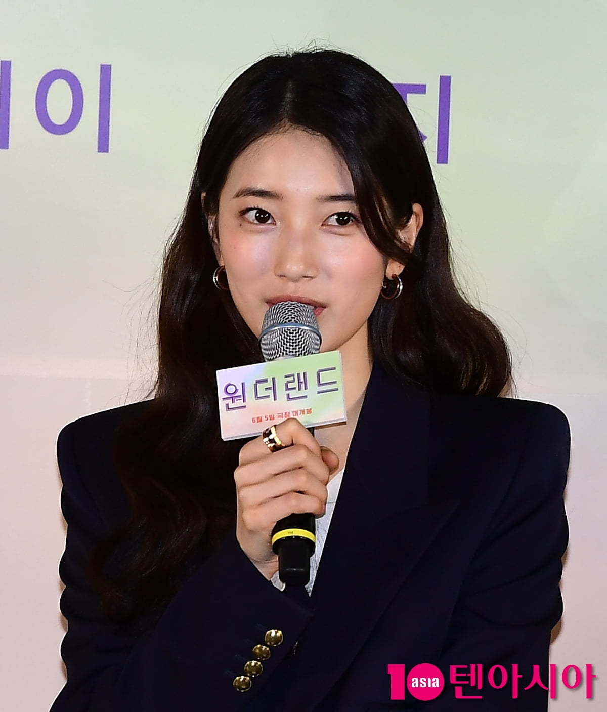 [TEN포토]수지 '박보검과 첫영화 리딩하며 호흡맞쳤다'