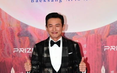 Hwang Jung-min, who cried while calling his wife's name, joked, "I mentioned it because we had a huge fight in the morning."