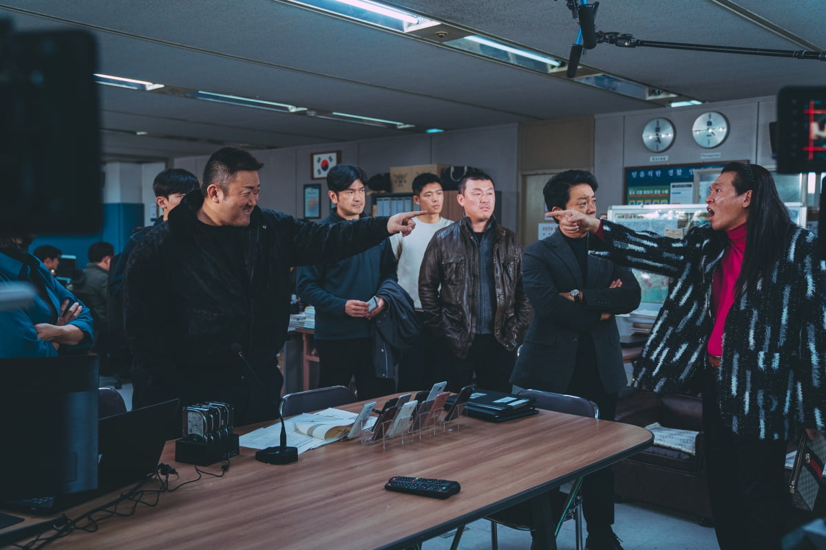 '범죄도시4' 누적 1065만…천만 시리즈 촬영장은 '화기애애'[TEN이슈]