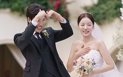 문지인♥김기리, 화려한 꽃장식 가득한 야외 결혼식…5월의 웨딩
