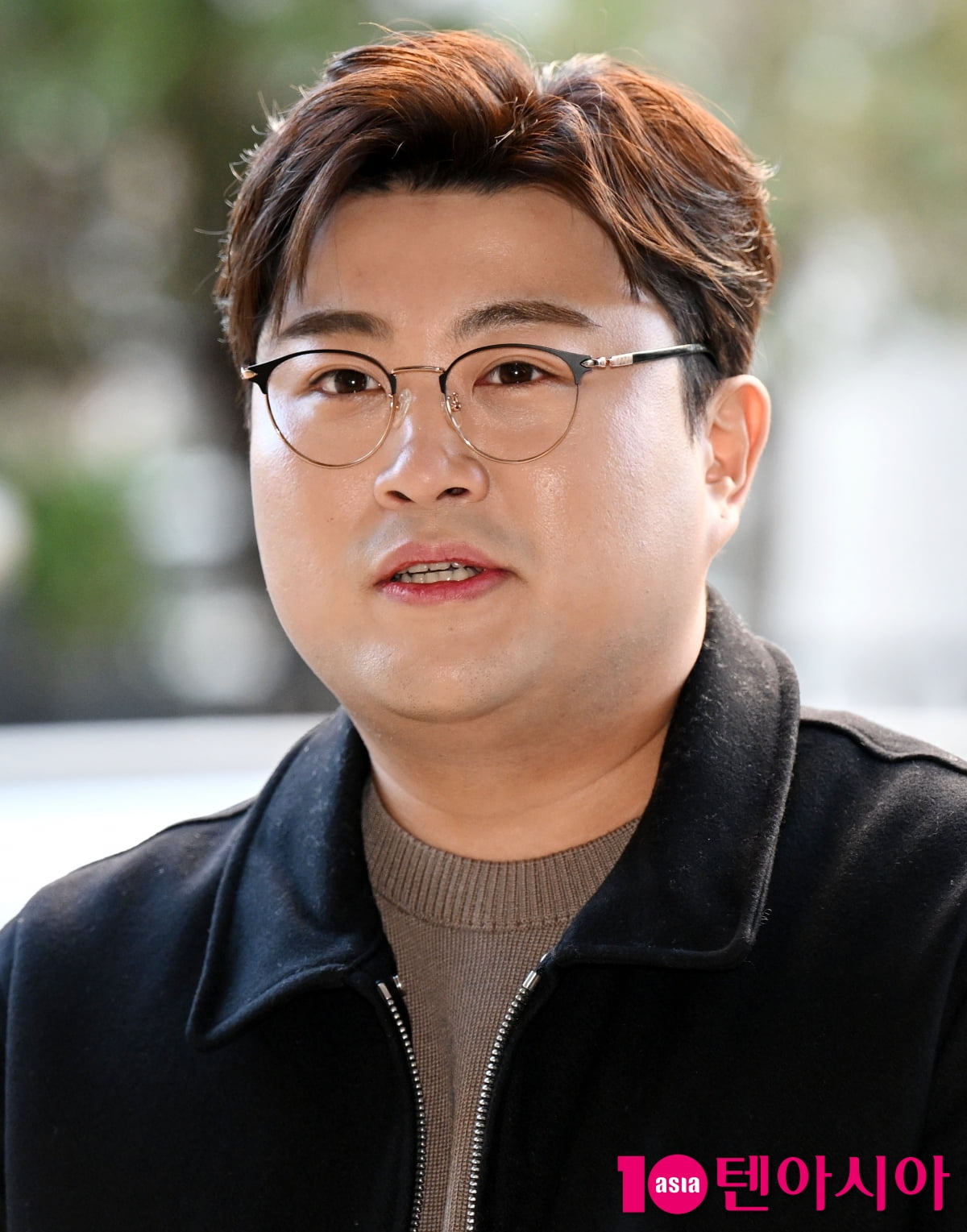 Kim Ho-joong apologizes in a huff as criticism of 'thief attendance' grows