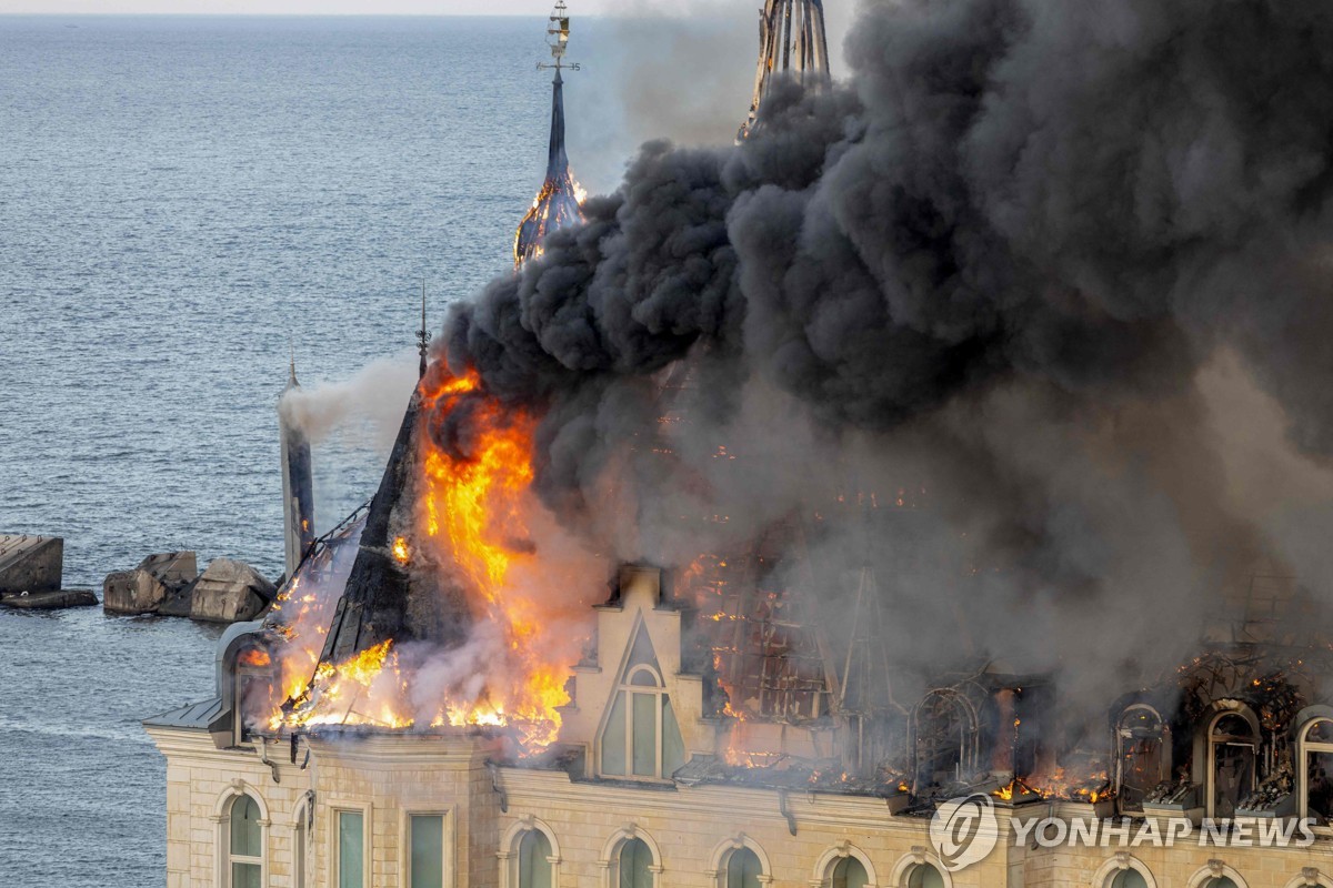 러, 우크라 '흑해 통로' 오데사에 집요한 공습…3명 사망