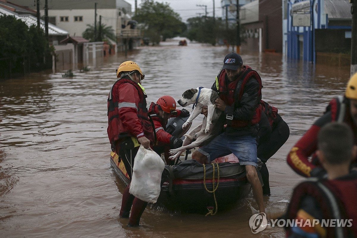 브라질 남부 물폭탄에 89명 사망·실종…"전시상황 같다"(종합)