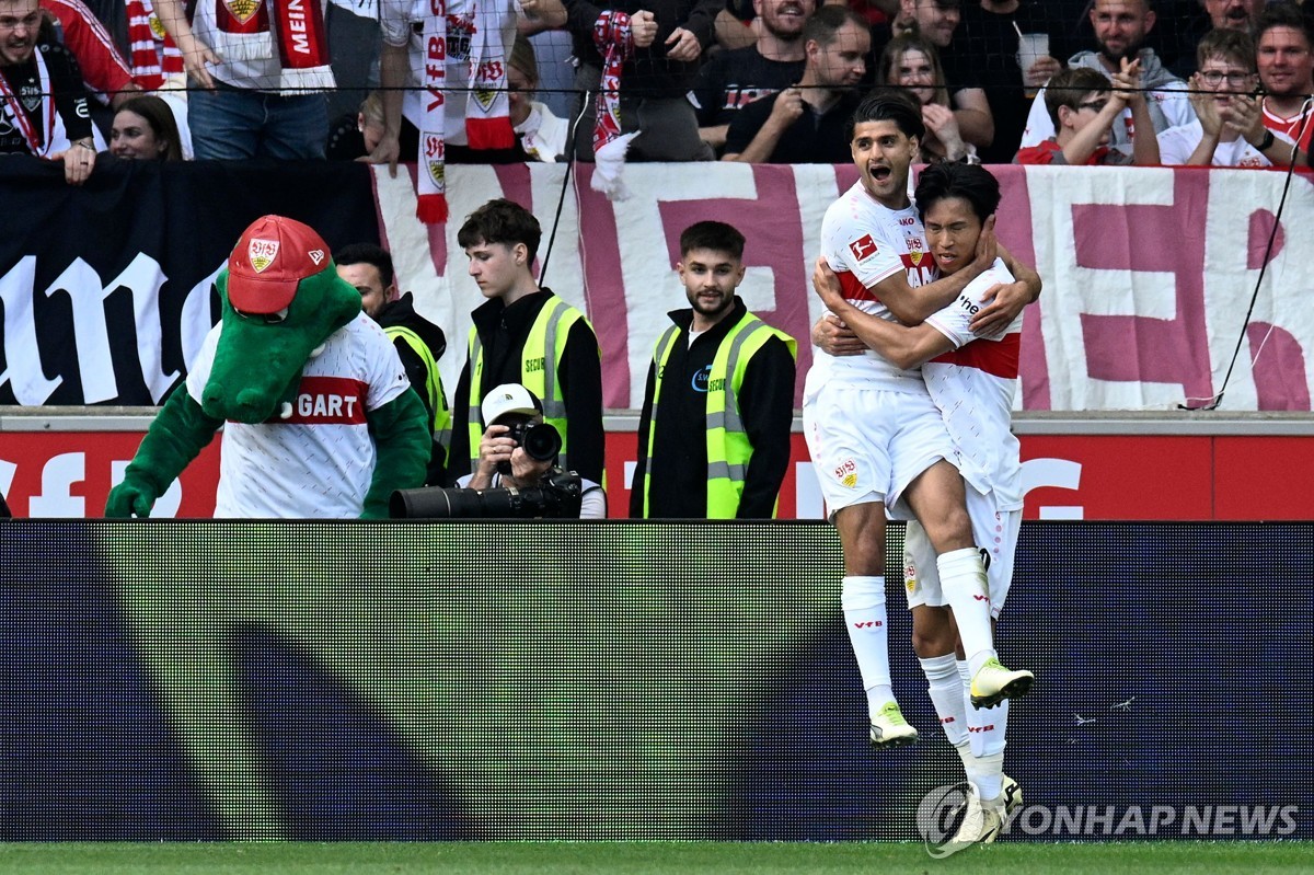 '정우영 첫골' 슈투트가르트 '김민재 풀타임' 뮌헨에 3-1 승리