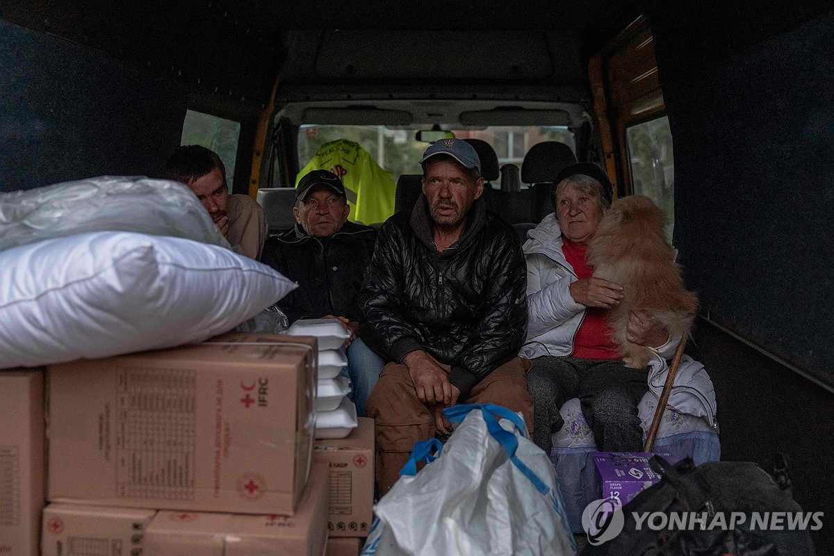 러, 우크라 하르키우 사흘째 집중 공격…4천명 대피