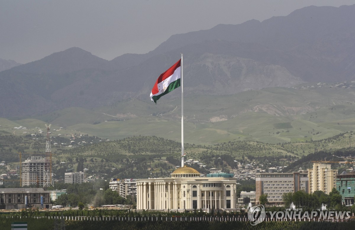 러, 입국심사 강화에 항의한 타지키스탄 '달래기'