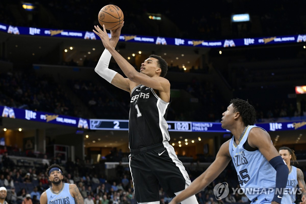 NBA '신인류' 웸반야마, 역대 6번째 만장일치 신인왕