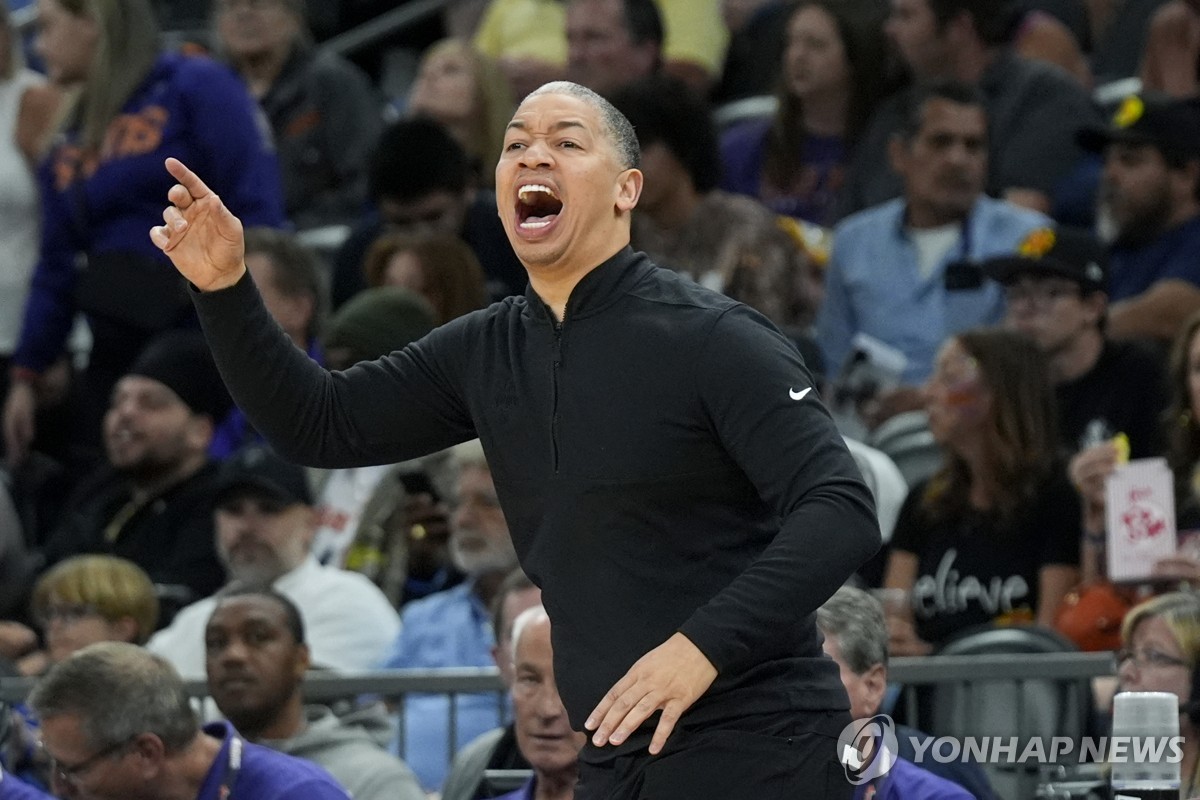 루 감독, NBA 클리퍼스와 5년 더…총액 964억원 규모로 계약