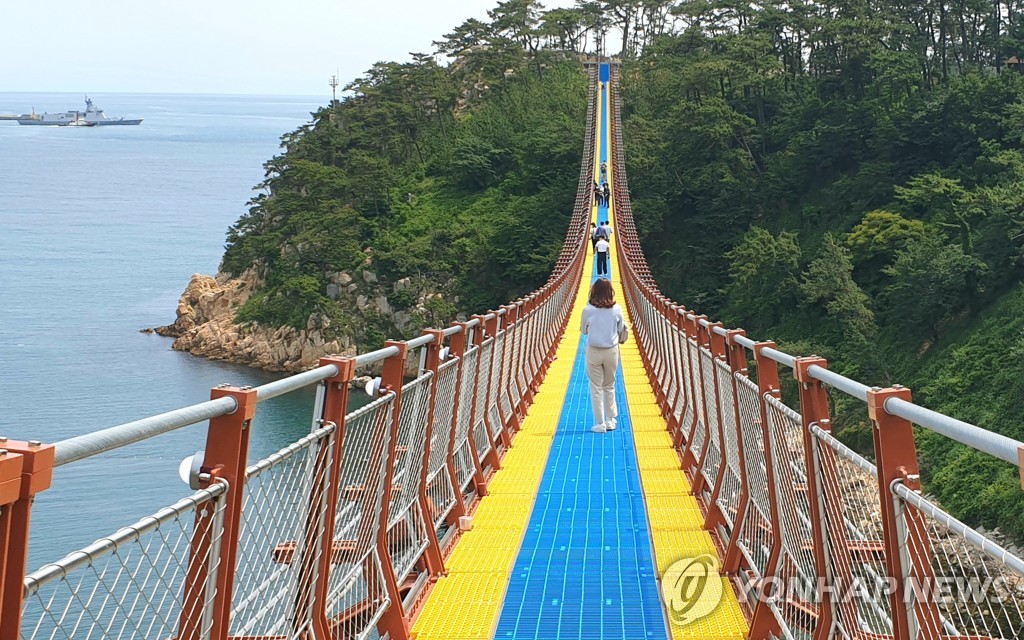 울산 해파랑길서 '자연의 소리 만끽하며' 산책…"새로운 여행"