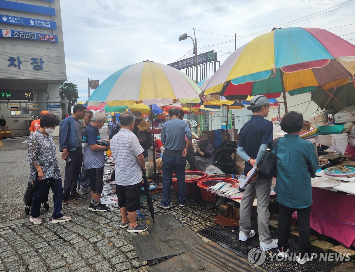 지난해 부산 가계소비 견조한 증가세…향후 둔화 우려