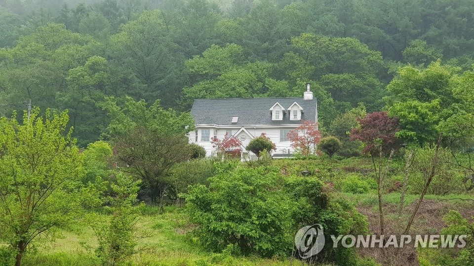 [삶-특집] "모임에서 정치얘기 안하는 게 원칙…안그러면 대판 싸우거든요"