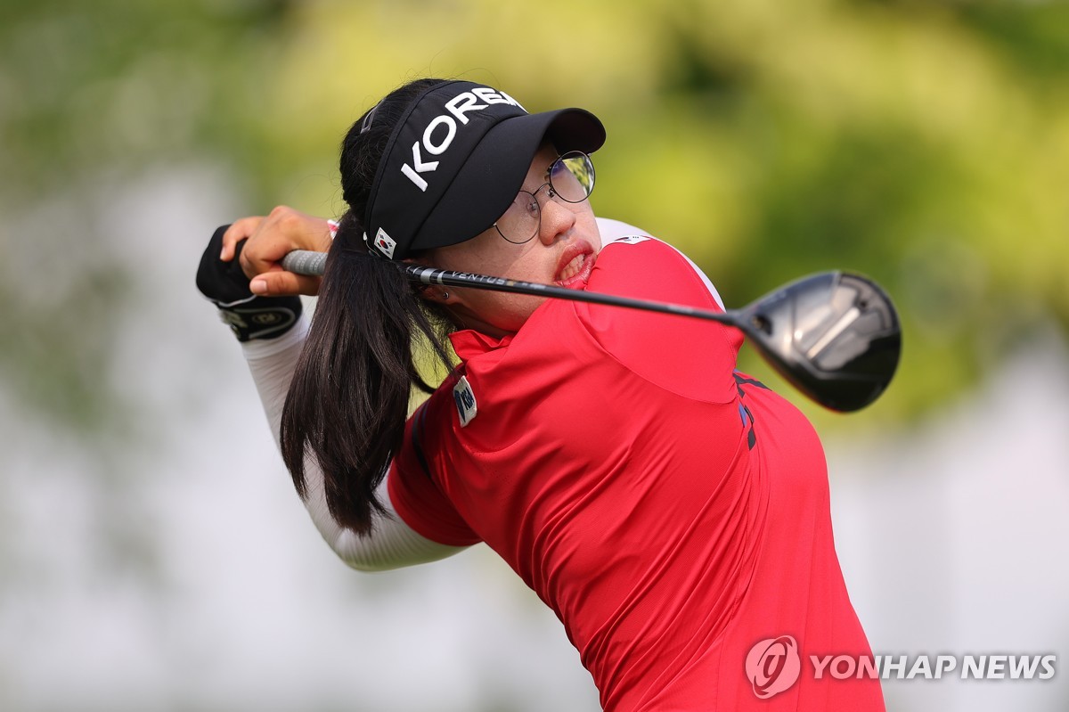 15세 이효송, JLPGA 투어 역대 최연소 우승…살롱파스컵 제패