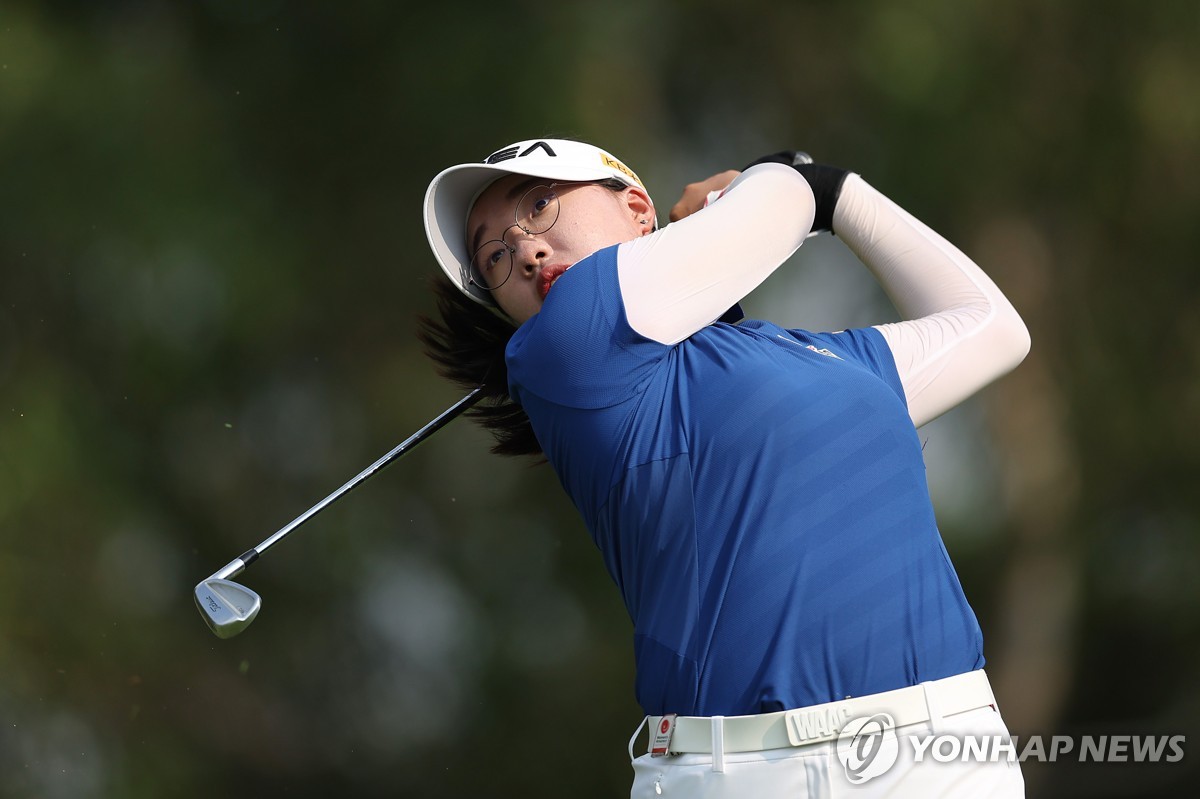 15세 이효송, JLPGA 투어 역대 최연소 우승…살롱파스컵 제패