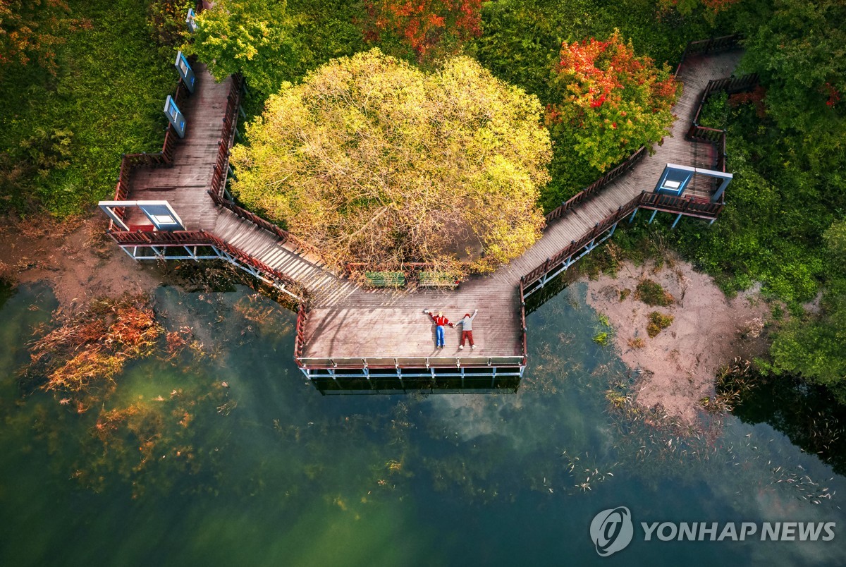 '찬란한 윤슬 따라 5월의 봄을 걷다'…횡성호수길 축제 개막