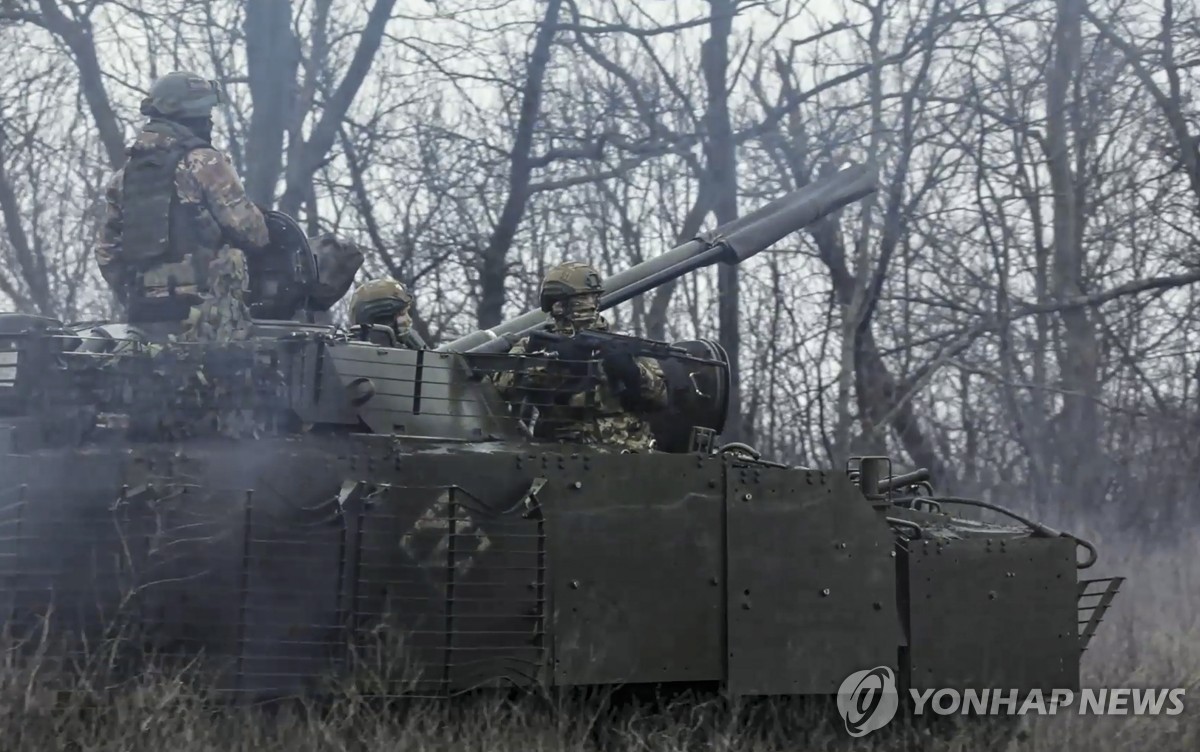 "우크라, 러 점령지 원유시설 공격…에이태큼스 미사일 쏜 듯"