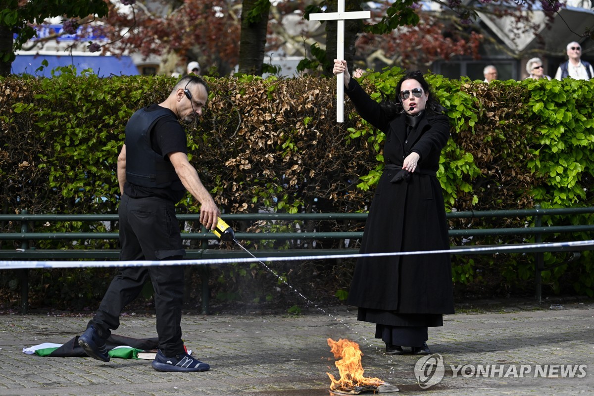 스웨덴서 유로비전 개막 앞두고 또 쿠란 소각