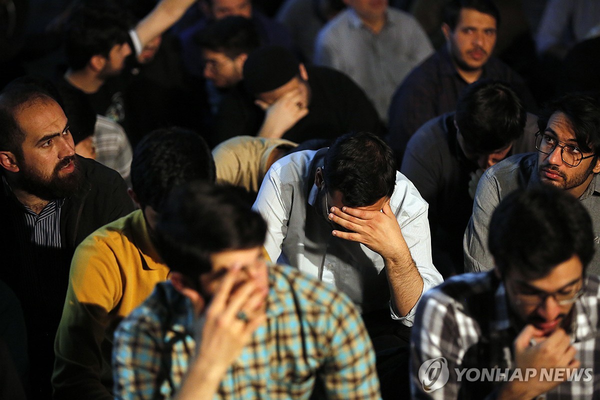 대통령 사망에 이란시민 충격…예술·체육행사 올스톱