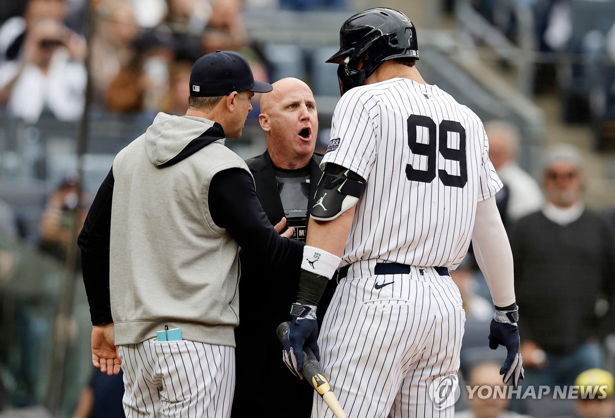 부진한 MLB '청정홈런왕' 저지, 생애 첫 퇴장 수모