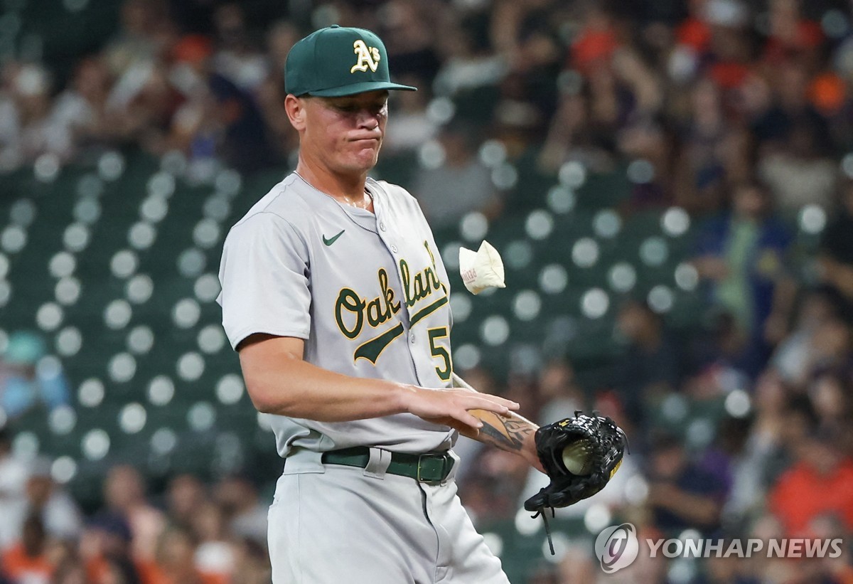 '전 KIA' 브룩스, 5년 만의 MLB 선발 복귀전서 7이닝 3실점 호투