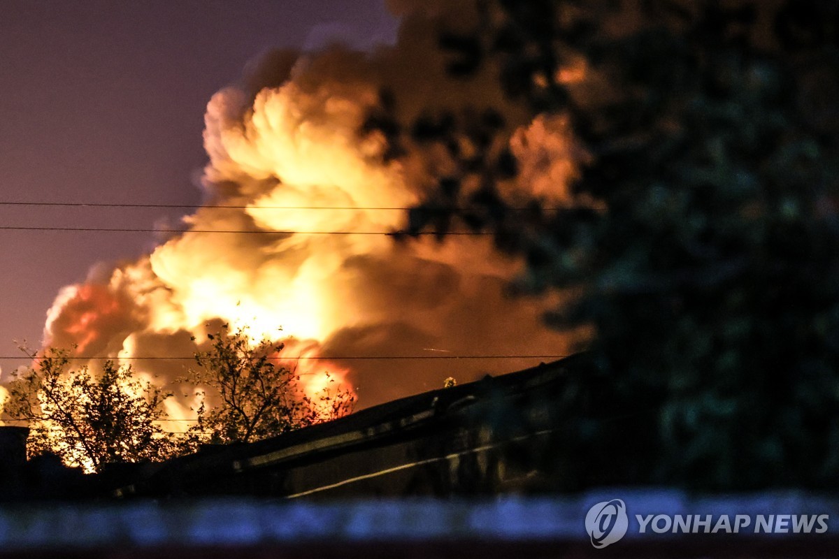 우크라, 러 점령 루한스크 유류창고 공습…4명 사망