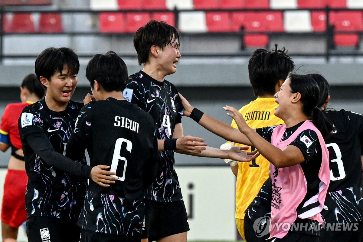 '페어 멀티골' 한국, 중국 2-1 꺾고 여자 U-17 월드컵 본선행(종합)