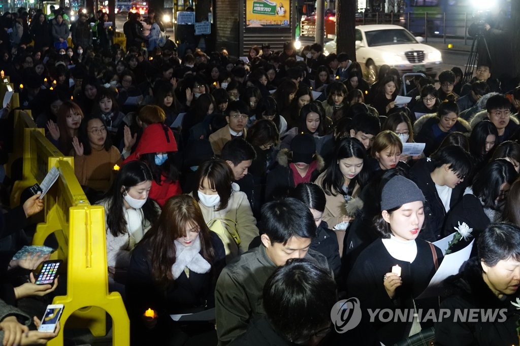 [삶] "직장상사가 벽 보고 서있으라고 하네요…나는 아이 아빠인데"