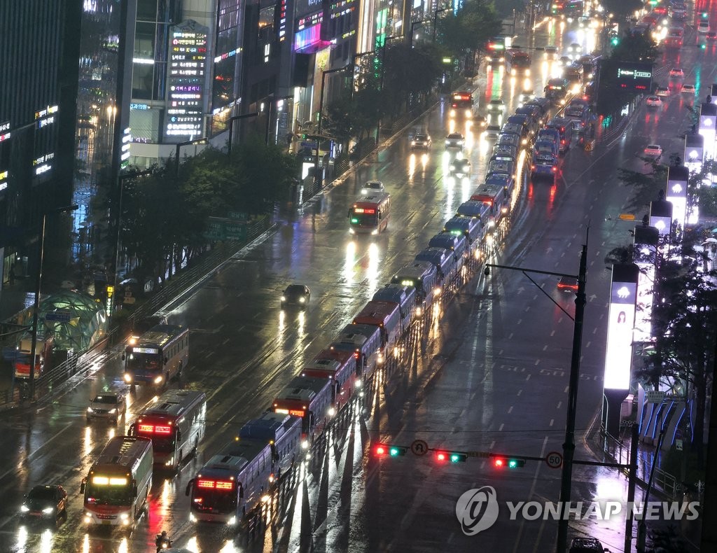 명동 13개·강남 20개 광역버스 노선 조정해 퇴근길 정체 해소