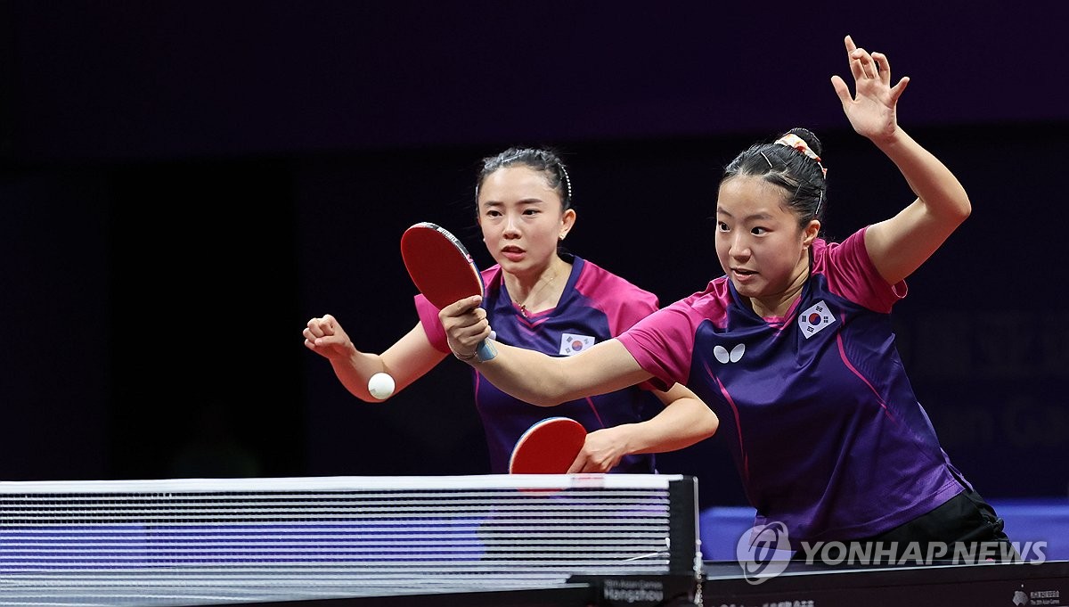 전지희-신유빈, 한일 연합조 제압…WTT 사우디 스매시 준결승행