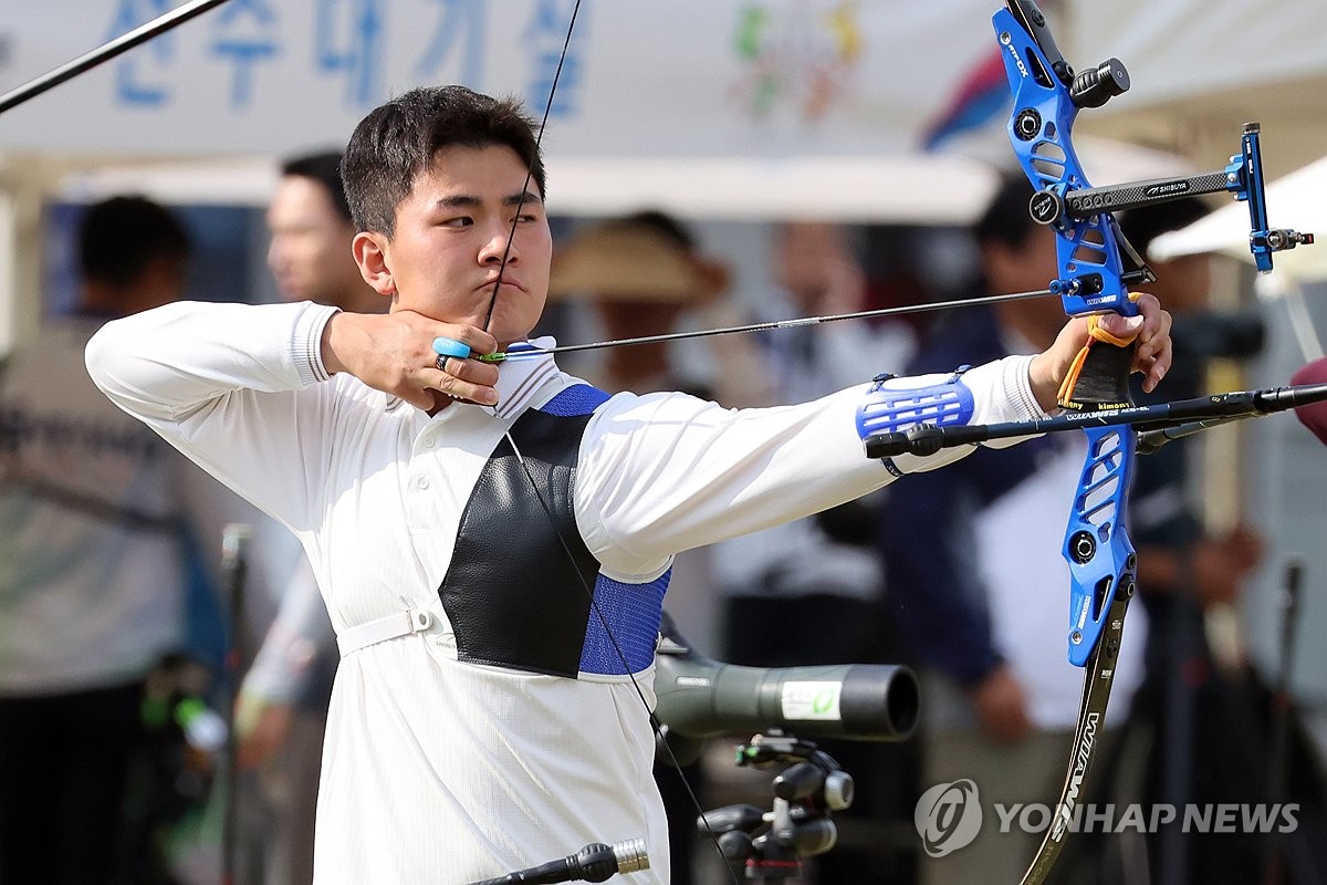 이우석, '도쿄 2관왕' 김제덕에 "네가 올림픽 선배…10점 쏴줘"