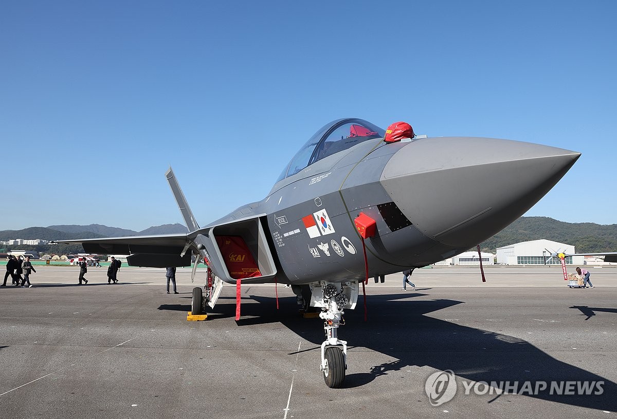 국산 KF-21, 공대공 미사일 '미티어·AIM-2000' 실사격 성공(종합)