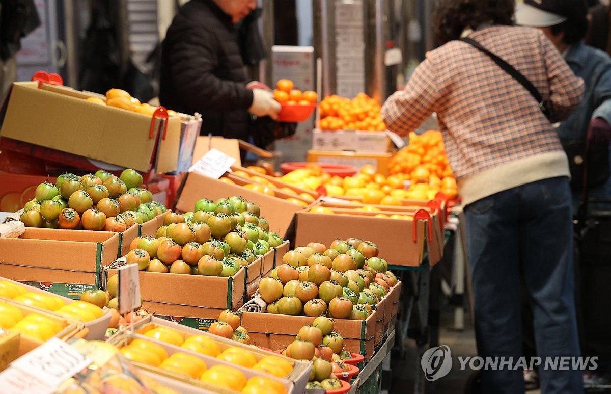 정부 "매달 둘째 주 금·토·일은 '전통시장 가는 날"